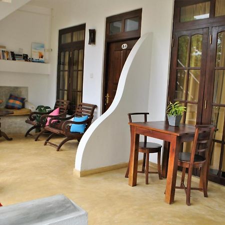 Sleepy Head Guesthouse Unawatuna Bagian luar foto