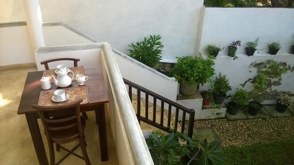 Sleepy Head Guesthouse Unawatuna Bagian luar foto