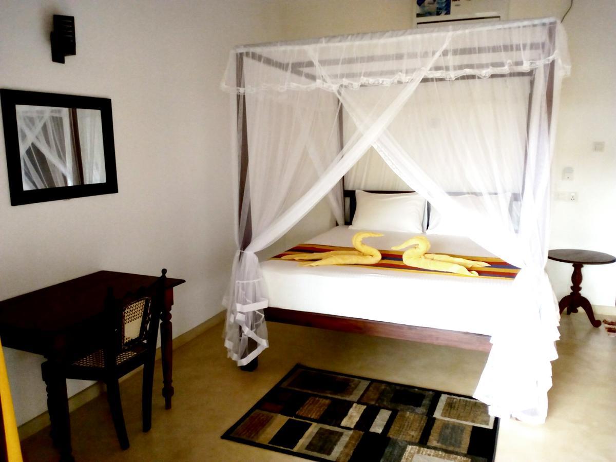 Sleepy Head Guesthouse Unawatuna Bagian luar foto