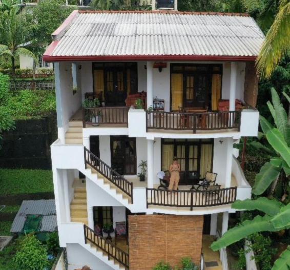 Sleepy Head Guesthouse Unawatuna Bagian luar foto